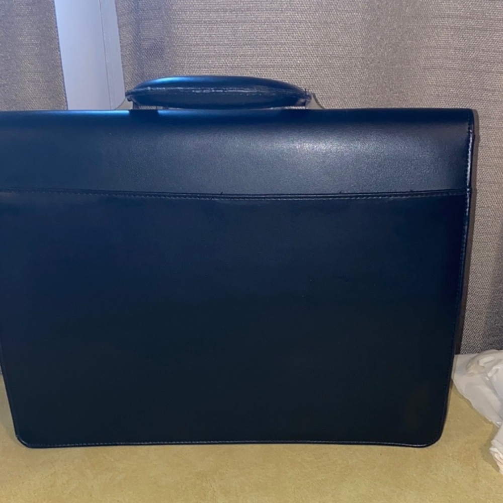 Classic Black Leather Briefcase - Picture 2 of 5